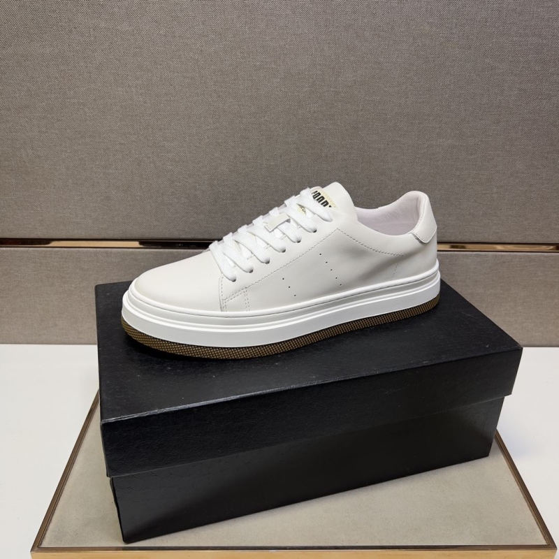 Pra*a casual shoes